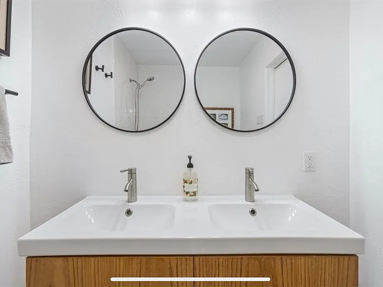 2316 Hermanson Dr — Photo 12