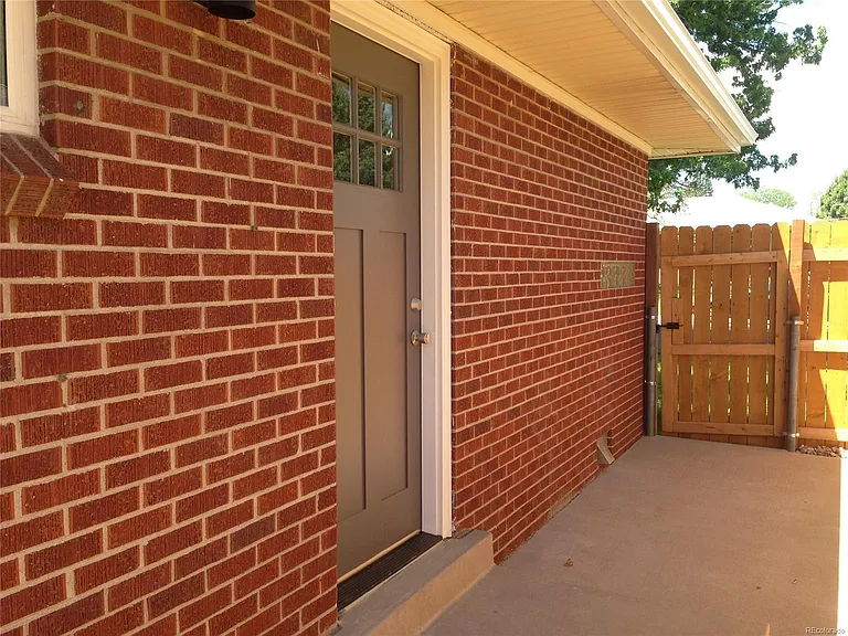 Privacy - patio out back