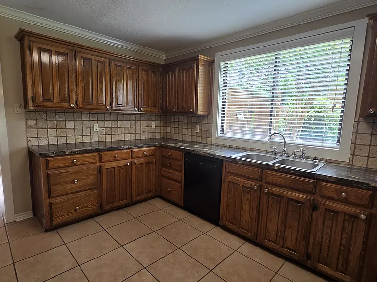 1822 Northwood Ct — Photo 13