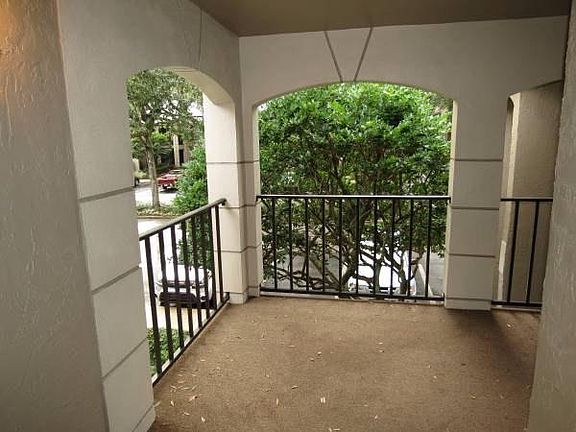 5th image of 1055 Kensington Park Dr Unit 208