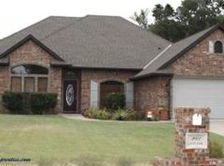 2002 NE 35th St, Lawton, OK 73507