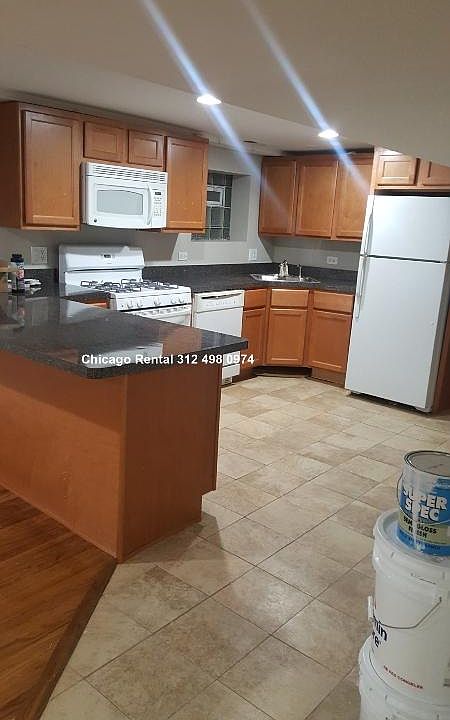 1st image of 3822 N Sawyer Ave #2