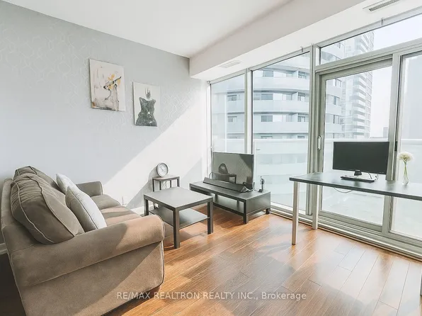 12 York St, Toronto, ON