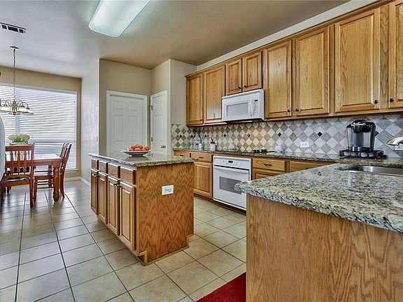 5th image of 441 Vista Noche Dr