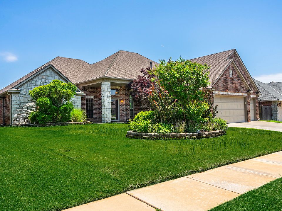 1st image of 17104 Holly Burn Cir
