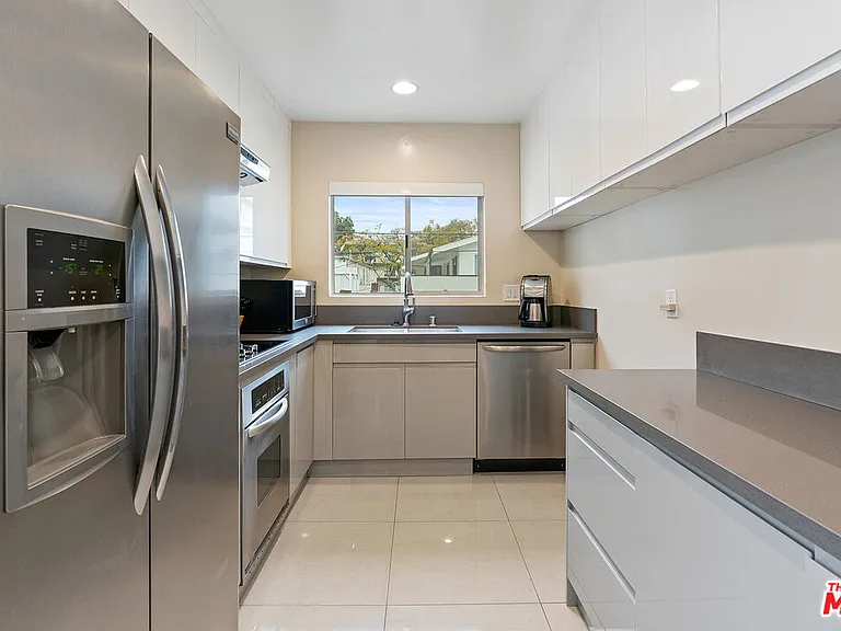 419 N Oakhurst Dr #203 — Photo 11