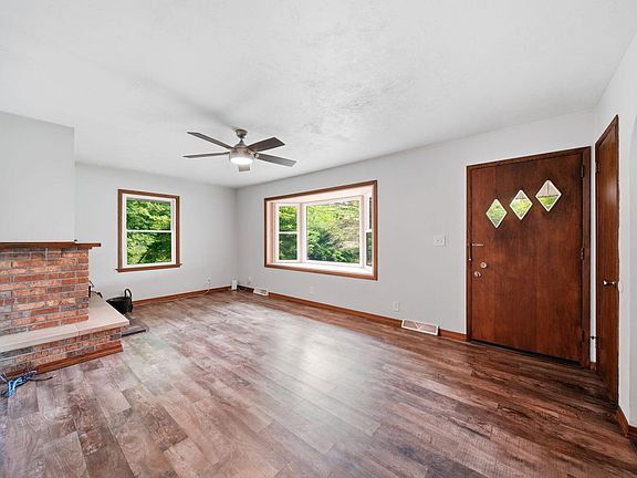 5th image of 3930 Hoyer Rd