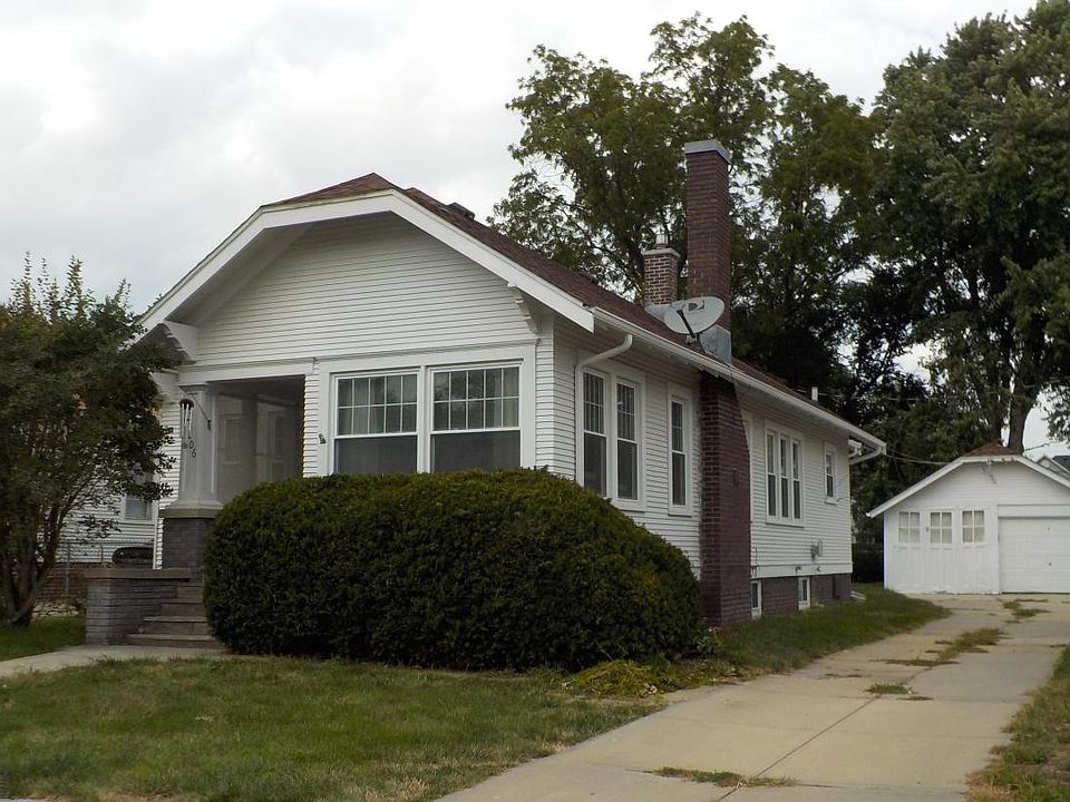 Energy Efficient Home with Garage and Auto Opener