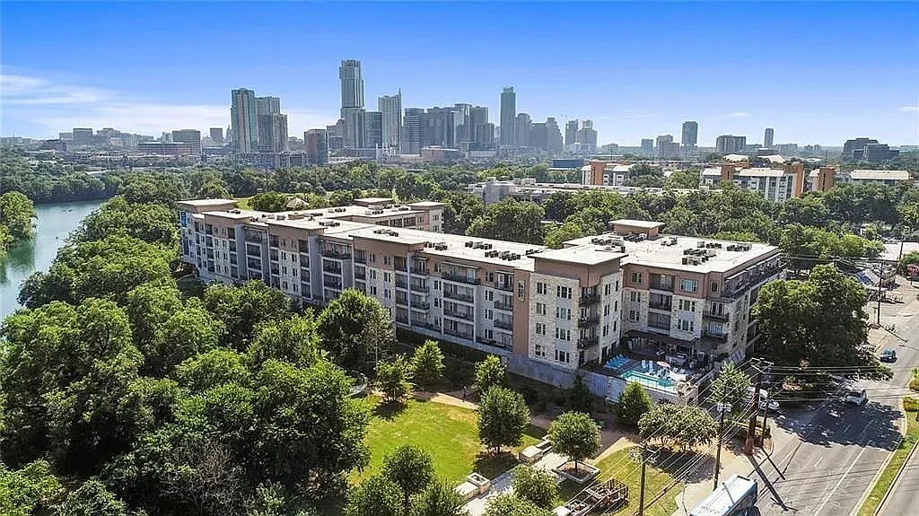 Building Photo - 1900 Barton Springs Rd #4038