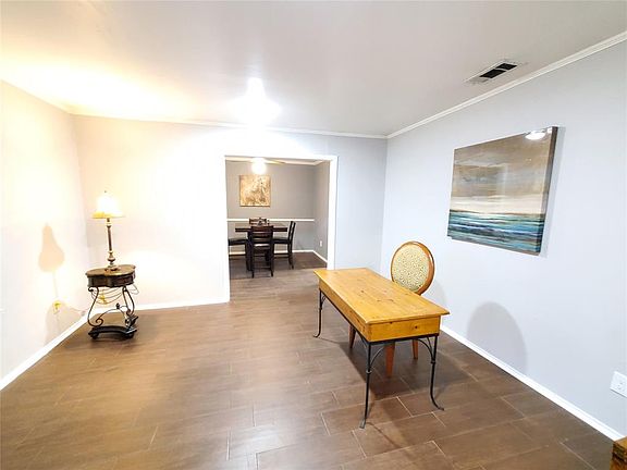 4th image of 2525 Canterbury Ct