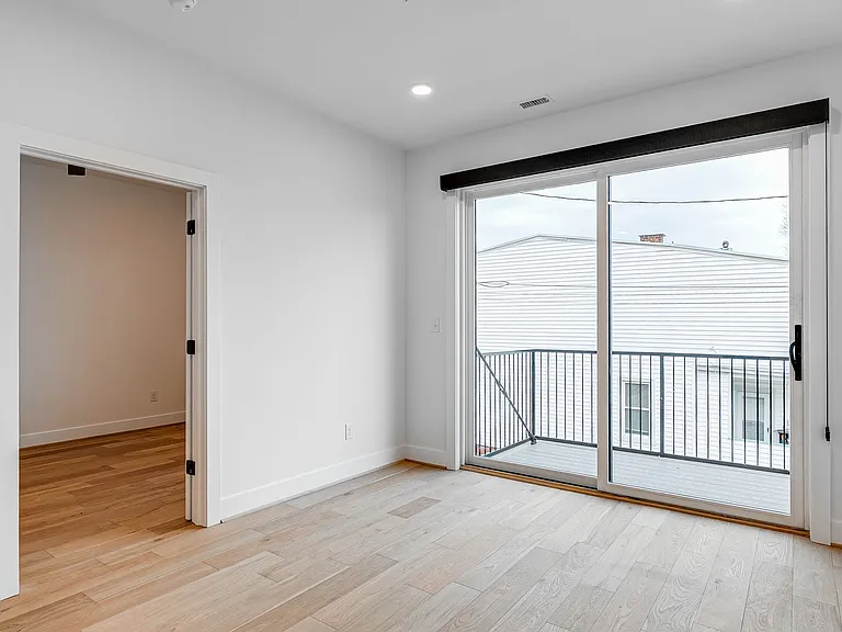 3308 E Marshall St — Photo 22