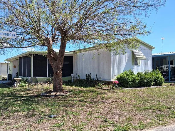 36 Lake Griffin Dr, Fruitland Park, FL 34731