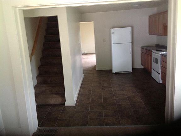3rd image of 2834 Orchard St