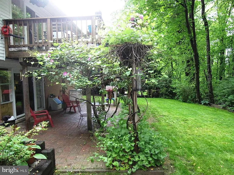 3913 Moss Dr — Photo 21