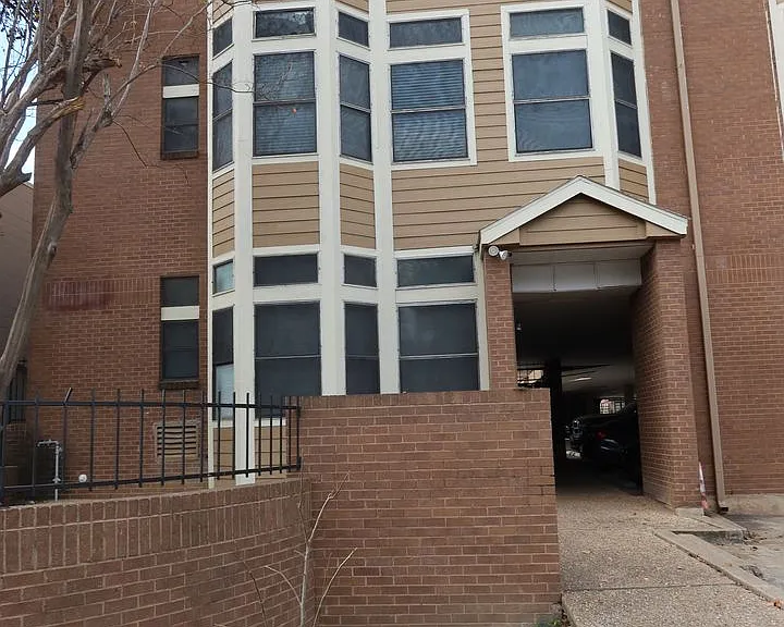 2802 Nueces St #306 — Photo 2