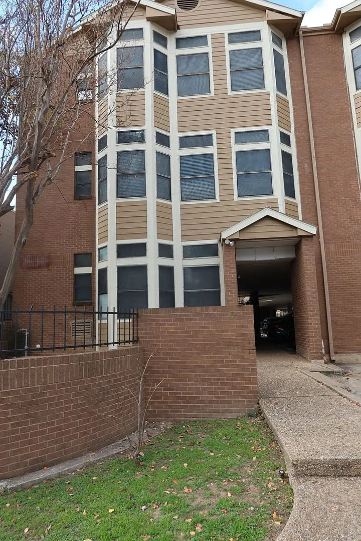 Building Photo - 2802 Nueces St #306