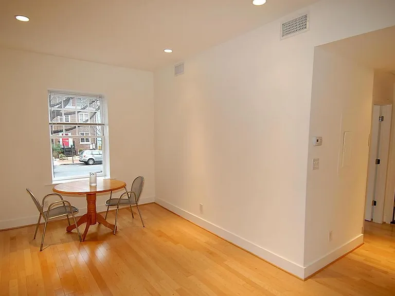 1930 New Hampshire Ave NW #13 — Photo 5