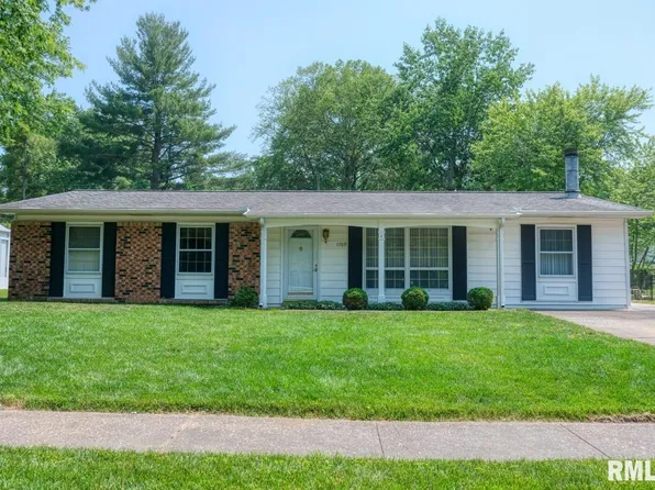 1709 W Freeman St, Carbondale, IL 62901