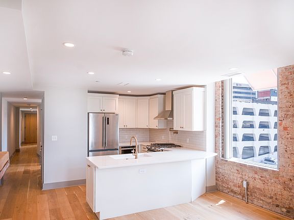 5th image of 216 W 8th St #313