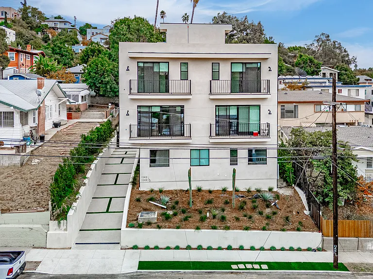 1342 Portia St — Photo 46