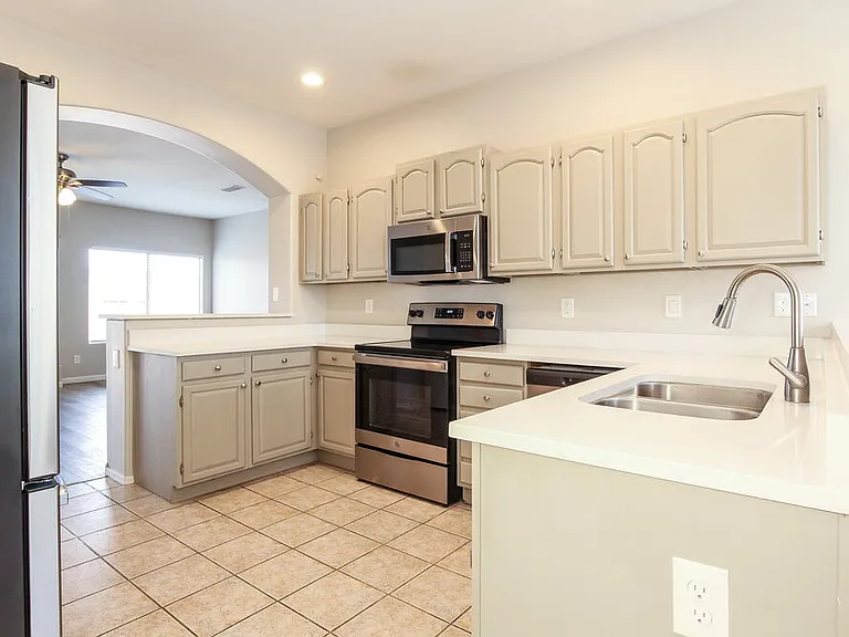 1211 E Winter Dr — Photo 8