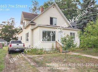 1663 7th St #1, Muskegon, MI 49441