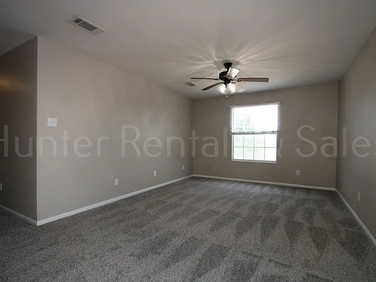 6712 Taree Loop — Photo 13