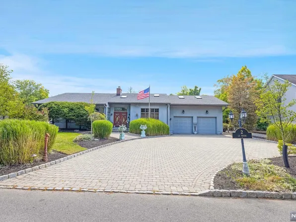 2 La Roche Ave, Harrington Park, NJ 07640
