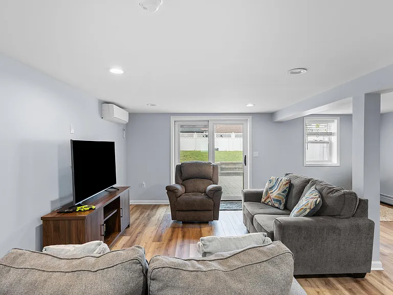 38 Woodcliff Ave — Photo 23