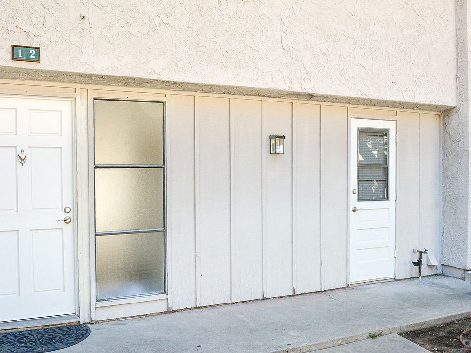 1st image of 23821 Hillhurst Dr