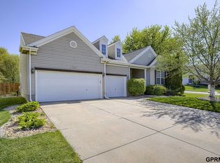 16152 T Cir, Omaha, NE 68135