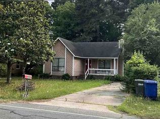 1904 Sapona Rd, Fayetteville, NC 28312