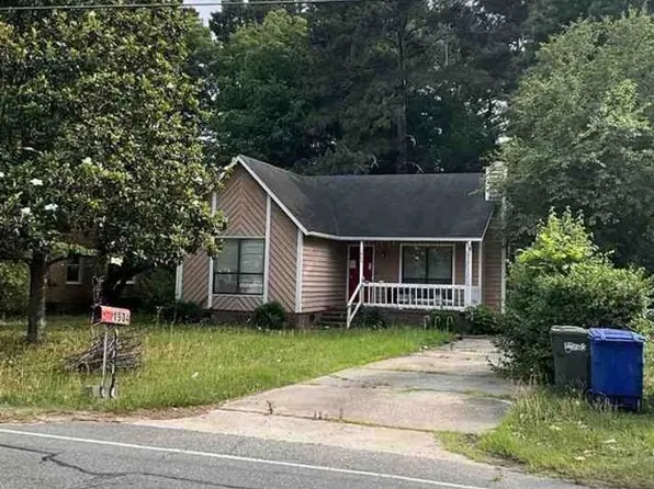 1904 Sapona Rd, Fayetteville, NC 28312