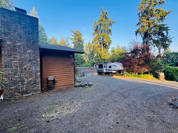 3rd image of 50 NE Rainier Pl N