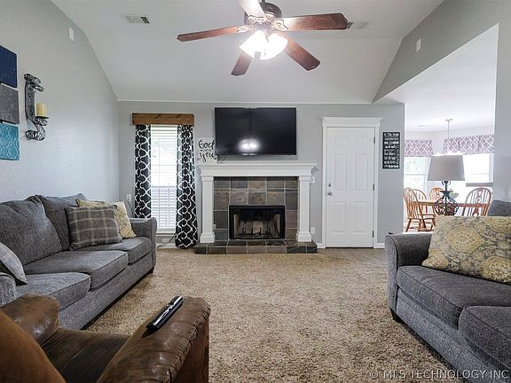 5th image of 1108 S Mockingbird Ln