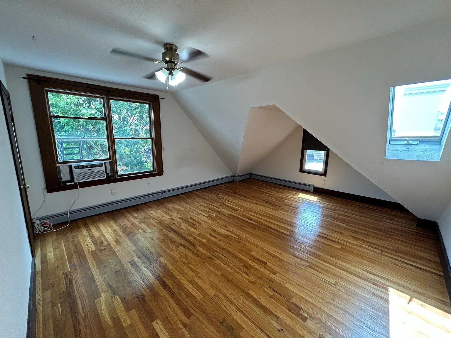 1 bed, 1.0 bath, $1,975 — Photo 4