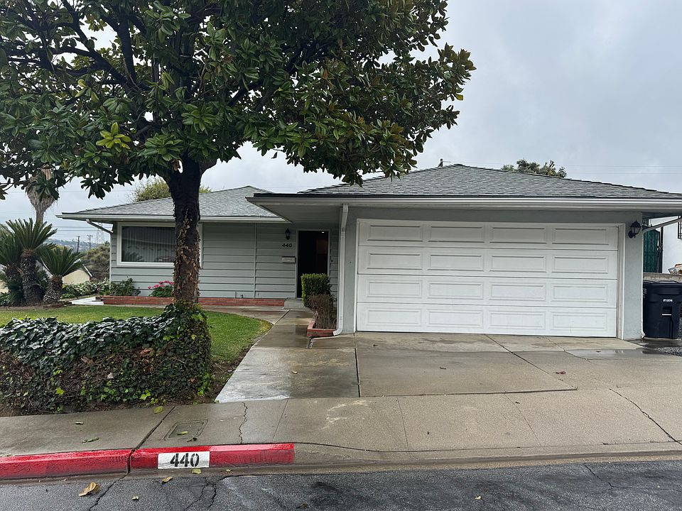 1st image of 440 E Grandridge Pl
