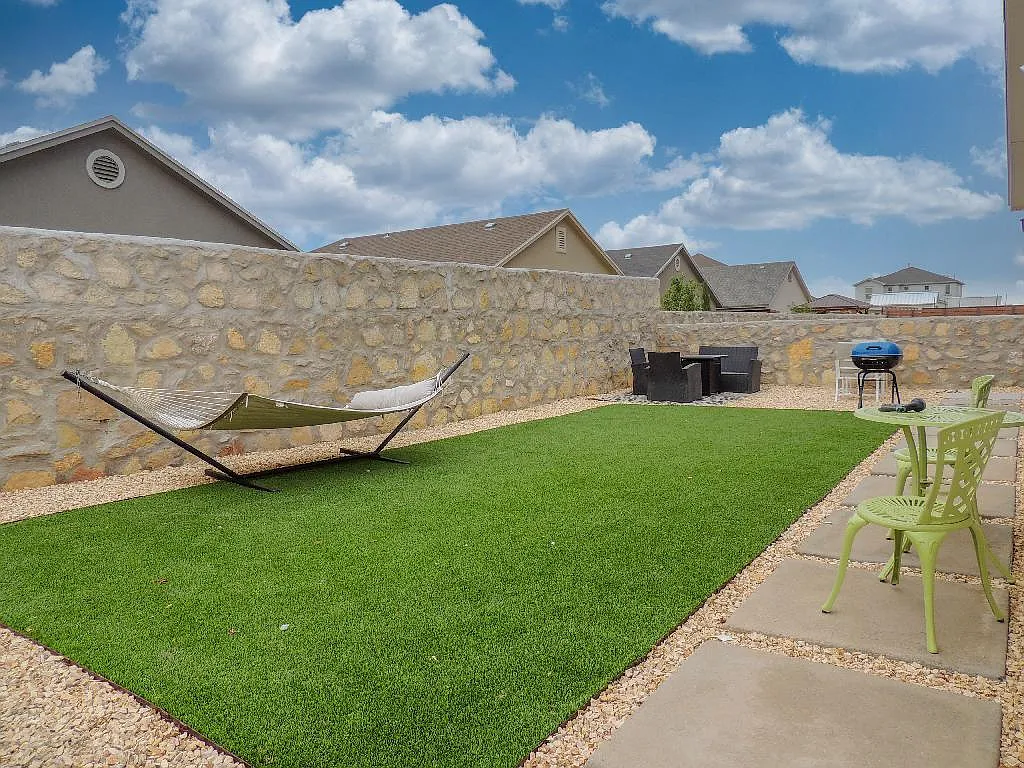 4 bed, 1658 sqft, $2,300 — Photo 2