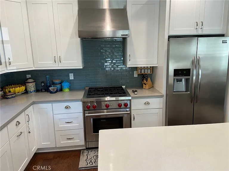 4470 Stansbury Ave — Photo 7