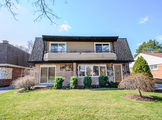 8316 N Elmore St, Niles, IL 60714