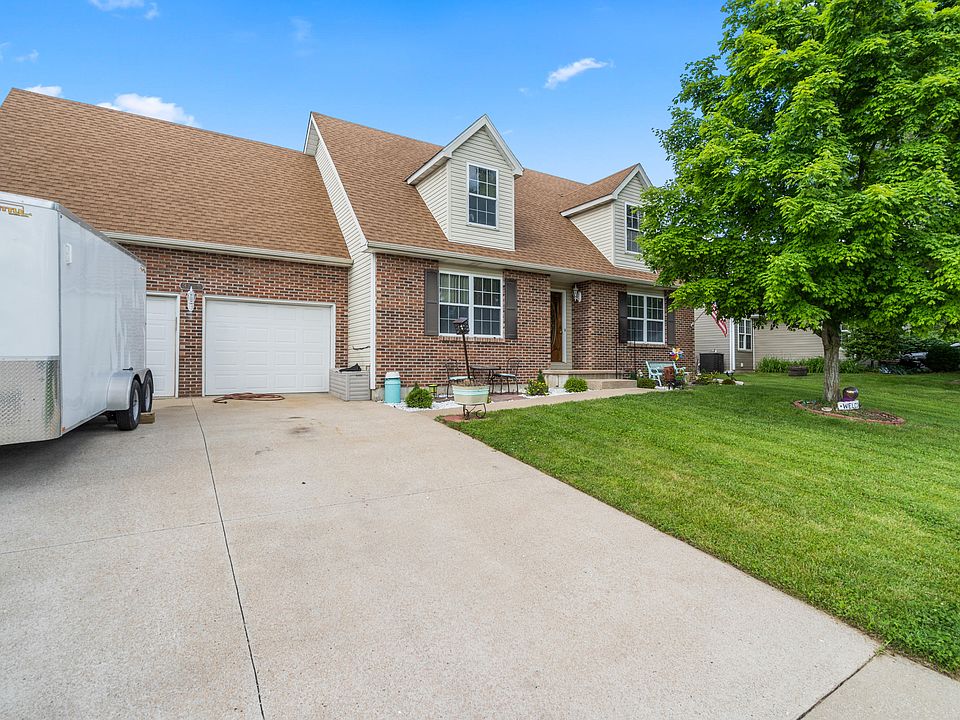 1st image of 3105 Dahlia Dr