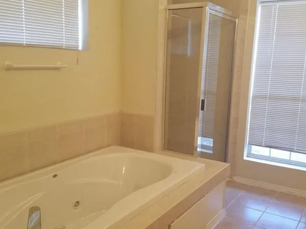 14916 Salem Creek Rd, Edmond, OK 73013