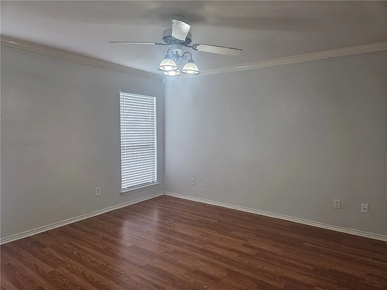 5218 Lethaby Dr — Photo 6