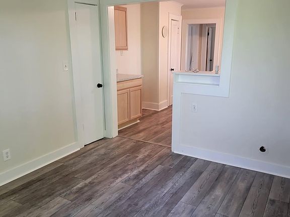 2nd image of 506 Mount Cross St