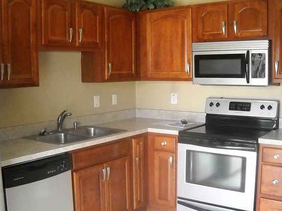 3rd image of 1537 Marsh Wood Dr