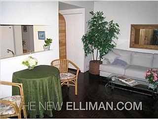 3rd image of 150-156 W 56th St APT 3010