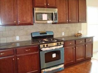 104 Oak Moss Dr, Holly Springs, NC 27540