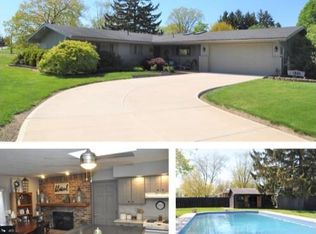 6990 Curtwood Dr, Tipp City, OH 45371
