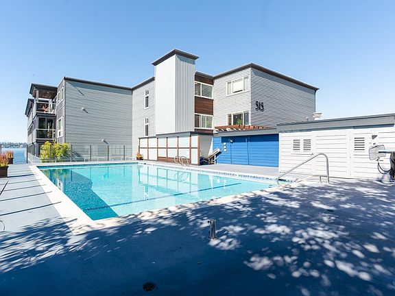 3rd image of 515 Lake St S APT 202