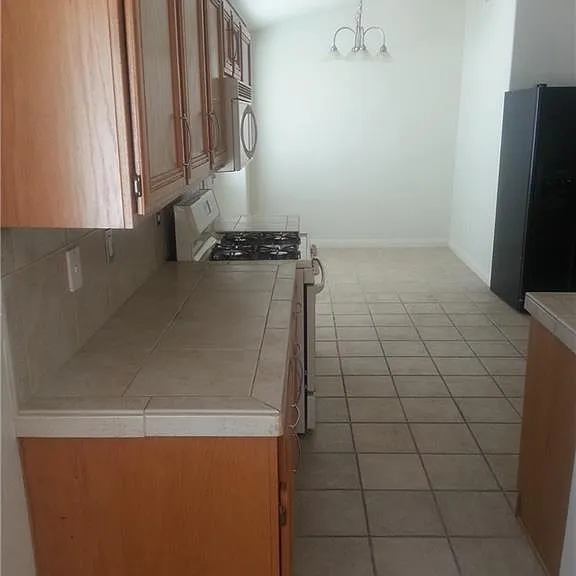 3171 Castle Canyon Ave — Photo 2